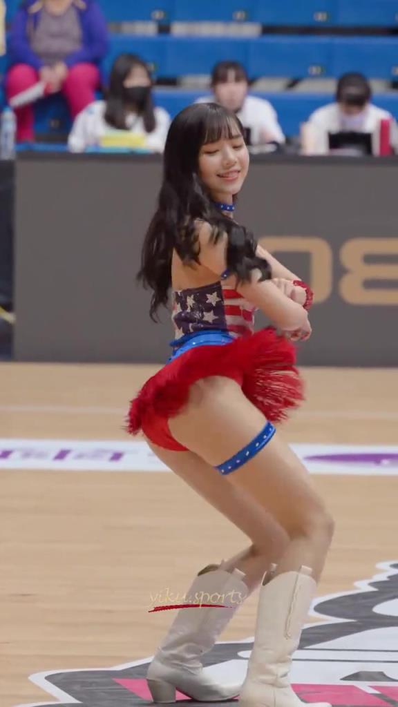 最好的啦啦隊(duì)小姐姐！自信，健康充滿活力！